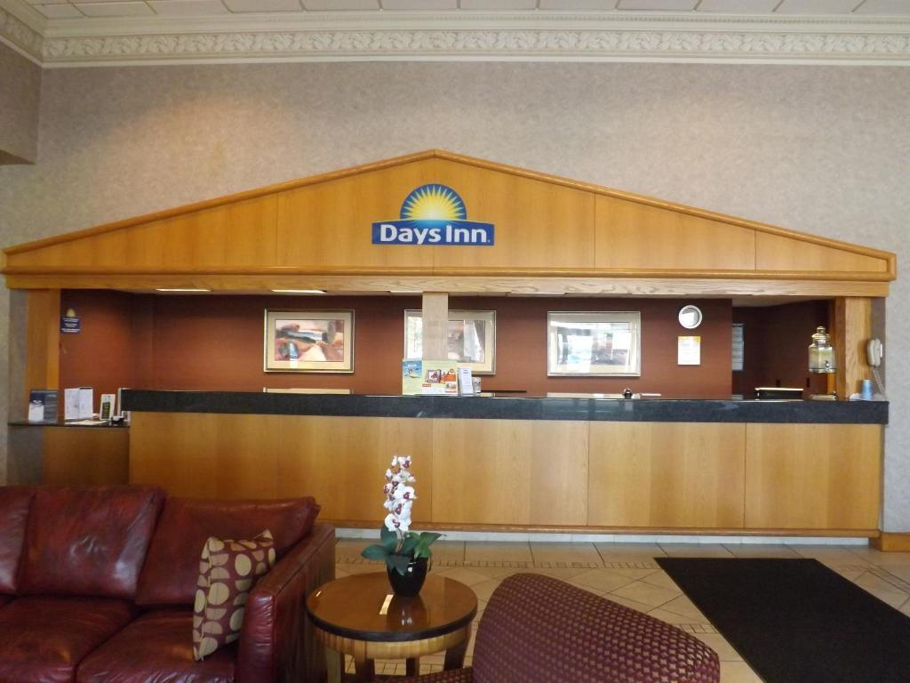 Days Inn By Wyndham Rock Falls Exteriör bild